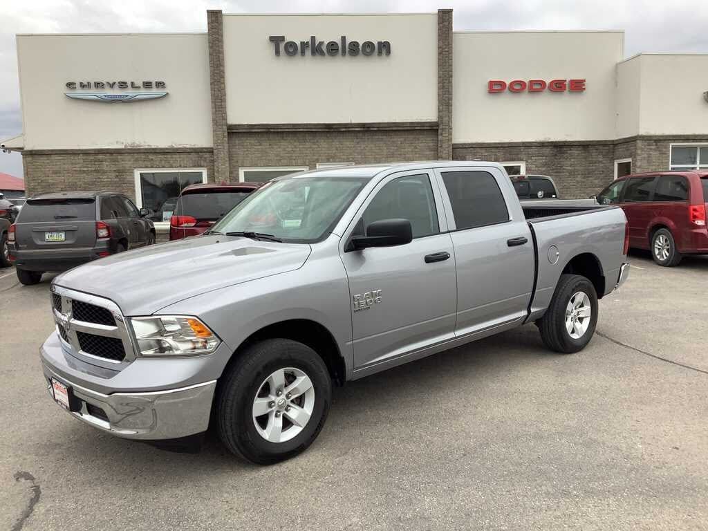 2022 RAM 1500 Classic SLT Crew Cab 4WD