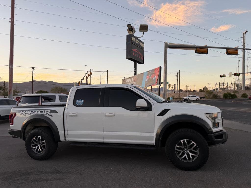 2017 Ford F-150 Raptor SuperCrew 4WD