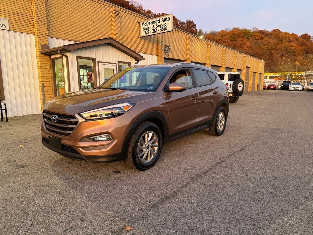 2016 Hyundai Tucson 2.0L SE AWD with Beige Seats