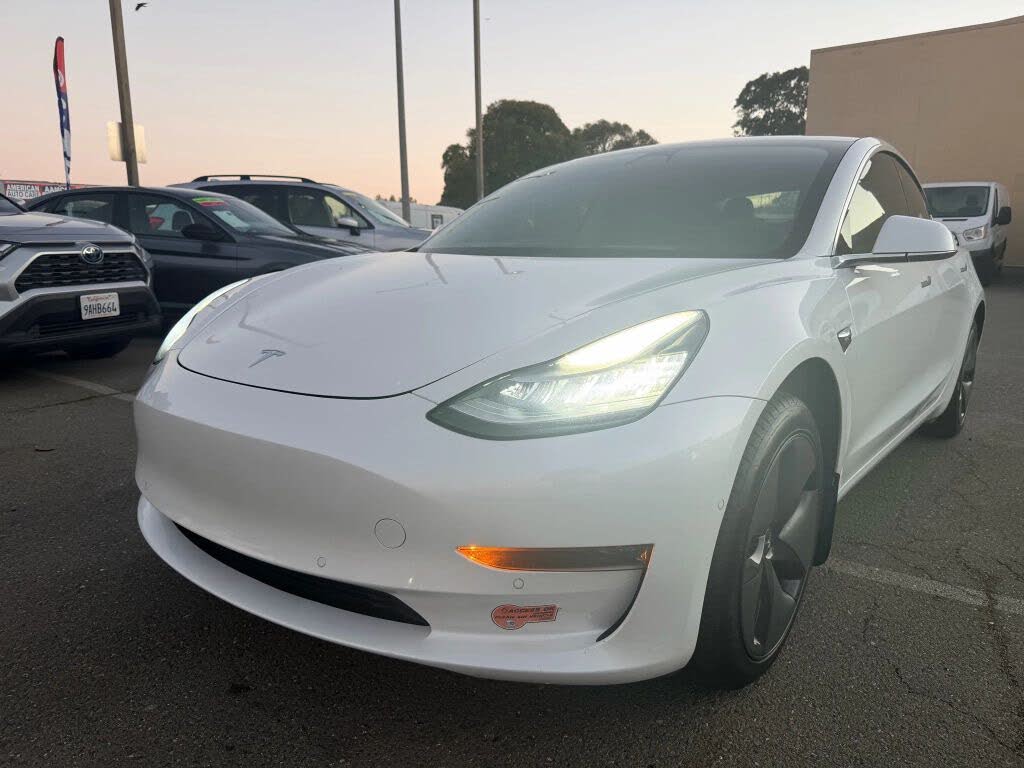 2020 Tesla Model 3 Standard Range AWD