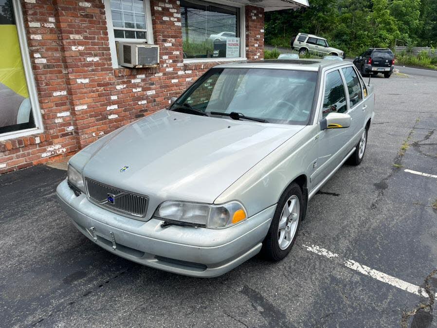 2000 Volvo S70 Sedan