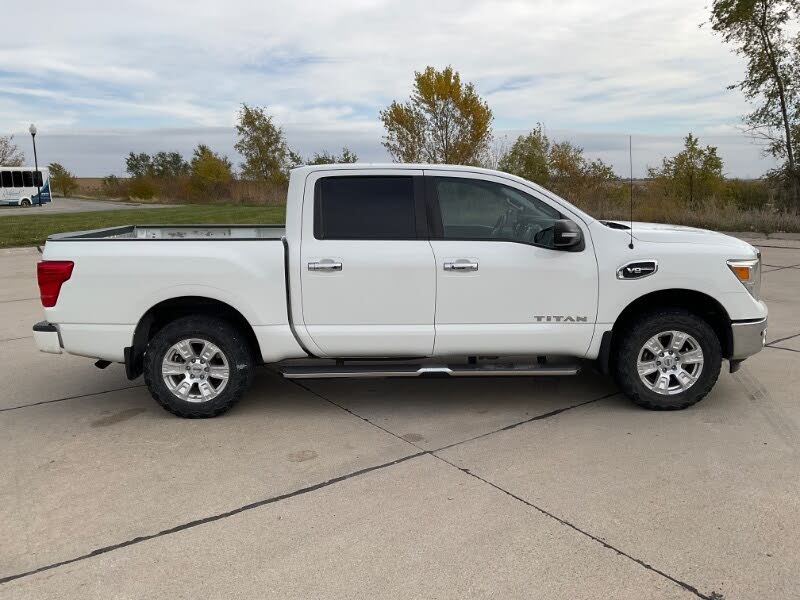 2017 Nissan Titan SV Crew Cab 4WD