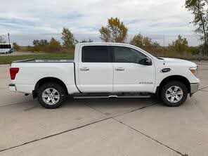 Nissan Titan SV Crew Cab 4WD