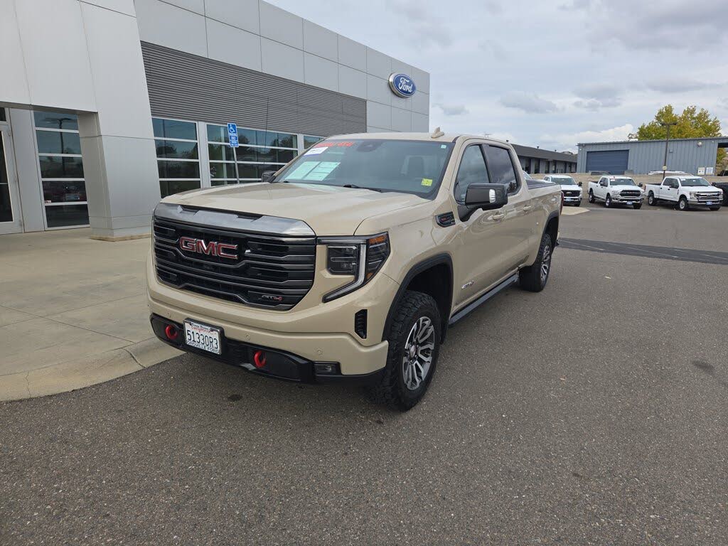 2023 GMC Sierra 1500 AT4 Crew Cab 4WD