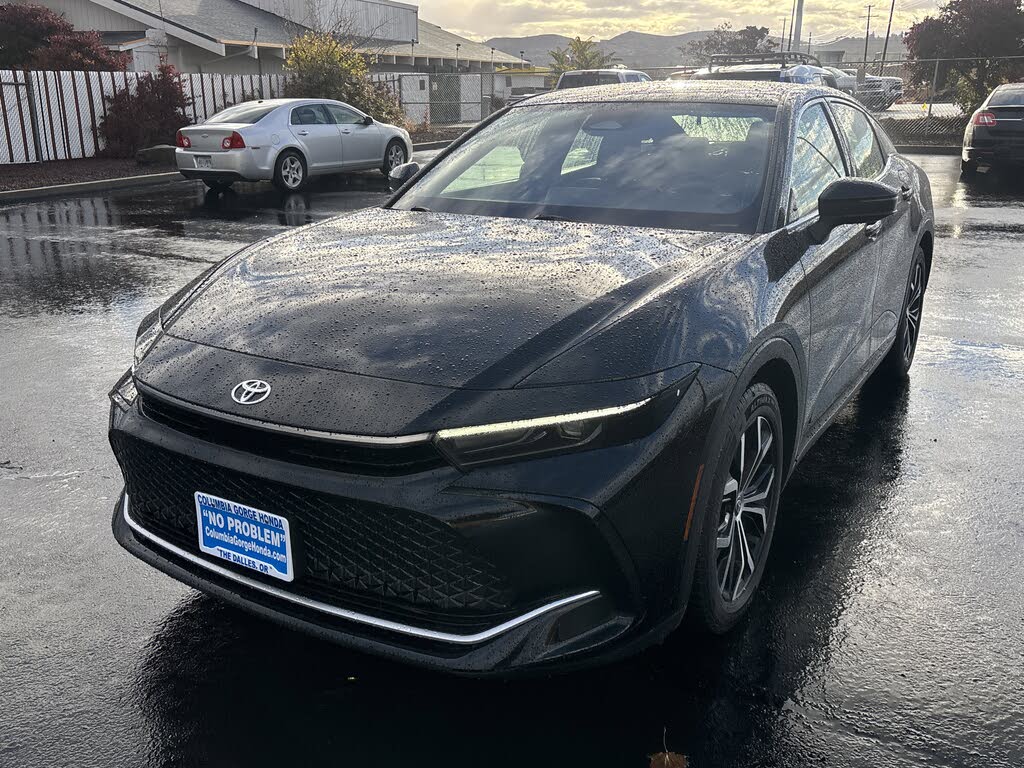 2023 Toyota Crown XLE AWD