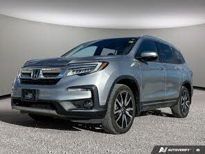 Honda Pilot Touring AWD with Rear Captains Chairs