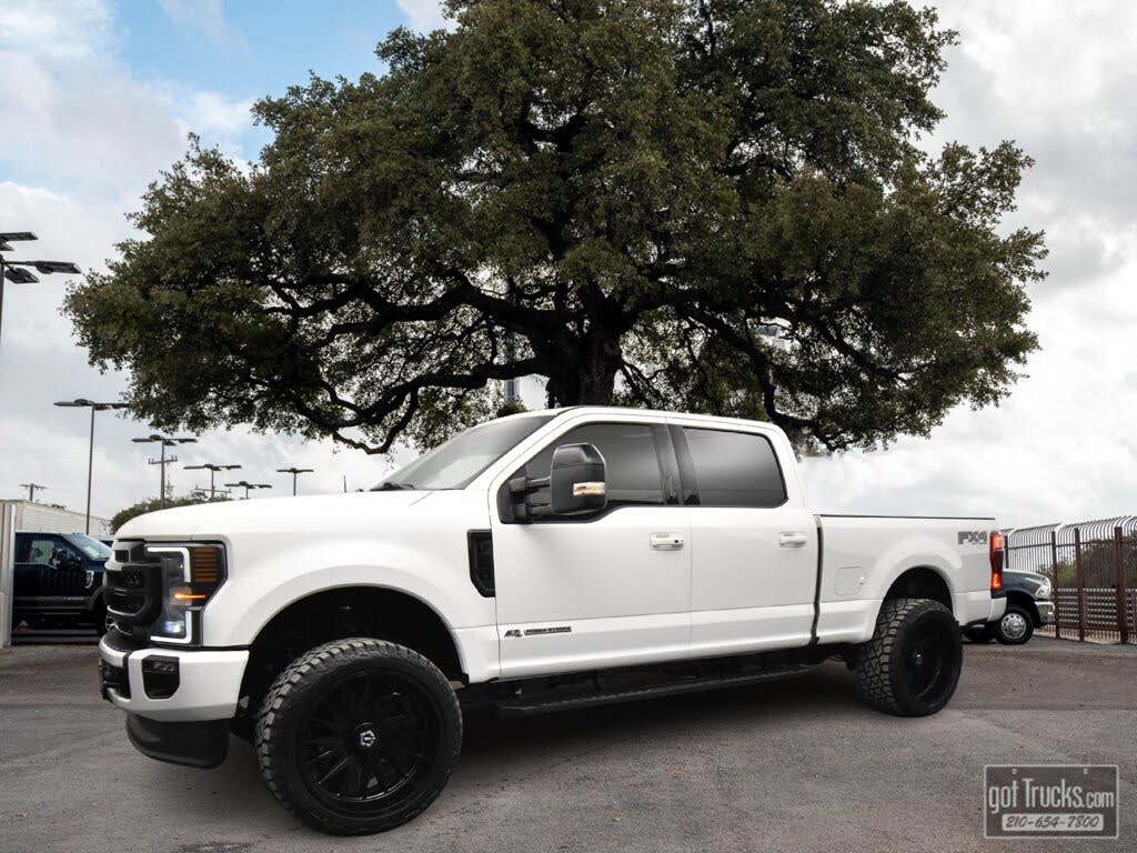 2022 Ford F-250 Super Duty Lariat Crew Cab 4WD