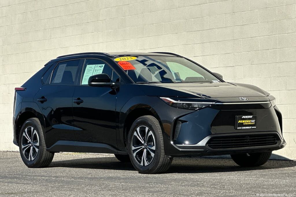 2025 Toyota bZ4X XLE AWD