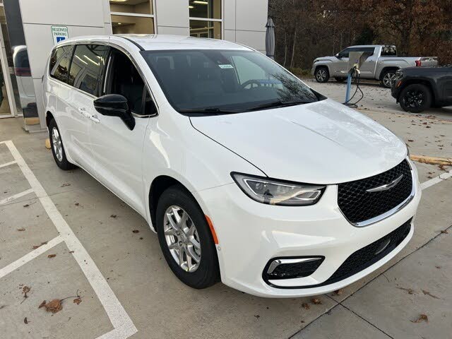 2026 Chrysler Pacifica Select FWD