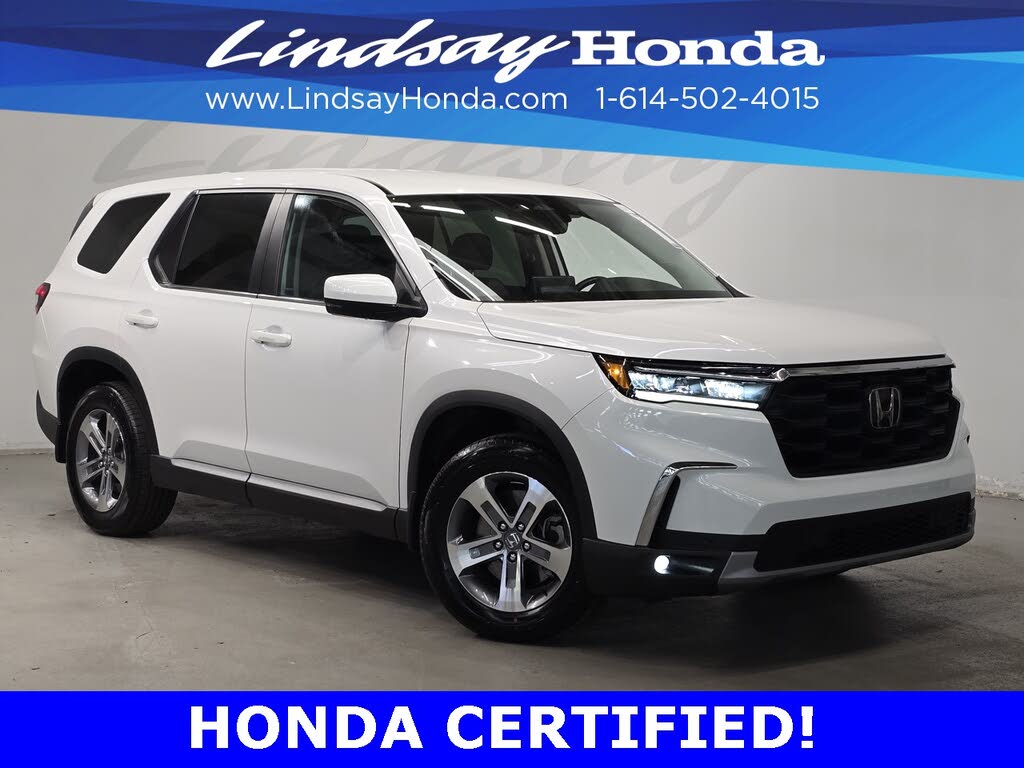 2023 Honda Pilot EX-L AWD with Captains Chairs