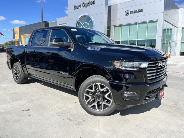 2026 RAM 1500 Laramie Crew Cab 4WD