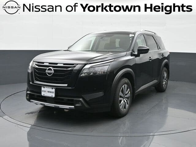 2025 Nissan Pathfinder SL 4WD