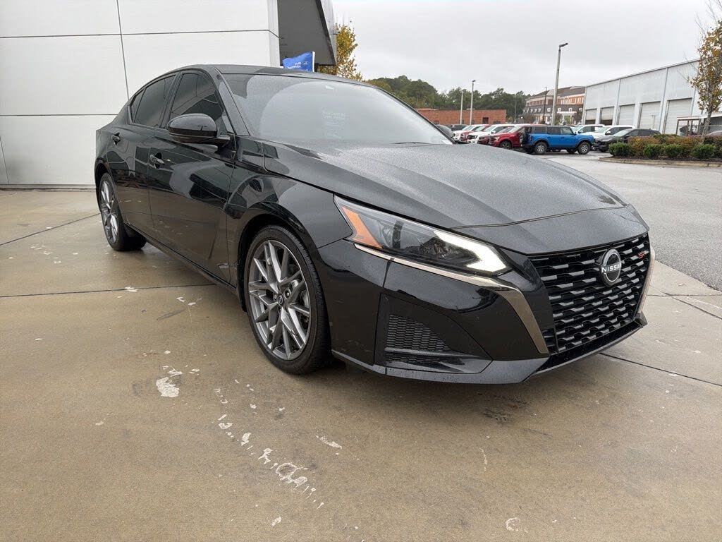 2024 Nissan Altima 2.0 SR FWD