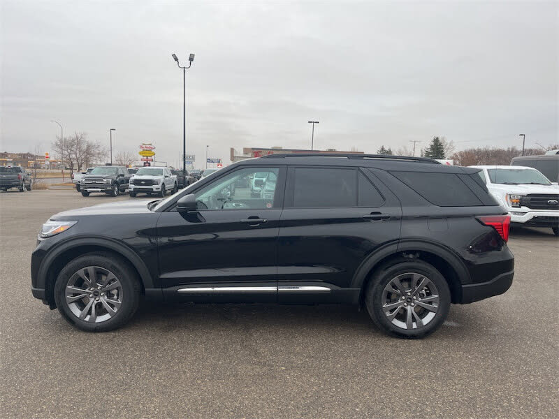 2025 Ford Explorer Active AWD