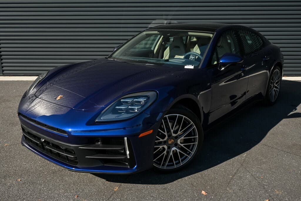 2025 Porsche Panamera RWD