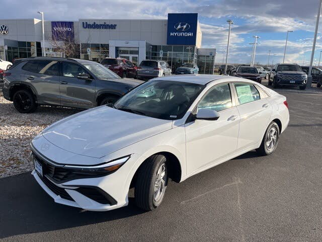 2026 Hyundai Elantra SE FWD