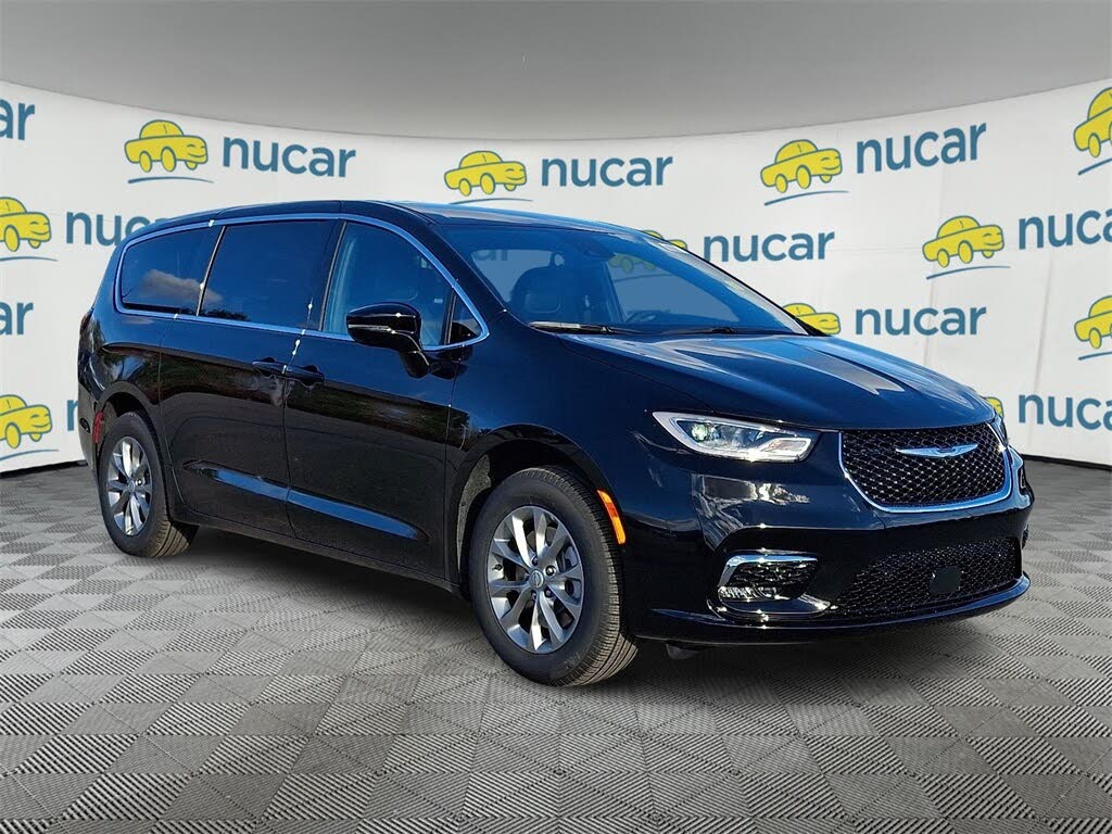 2026 Chrysler Pacifica Select AWD