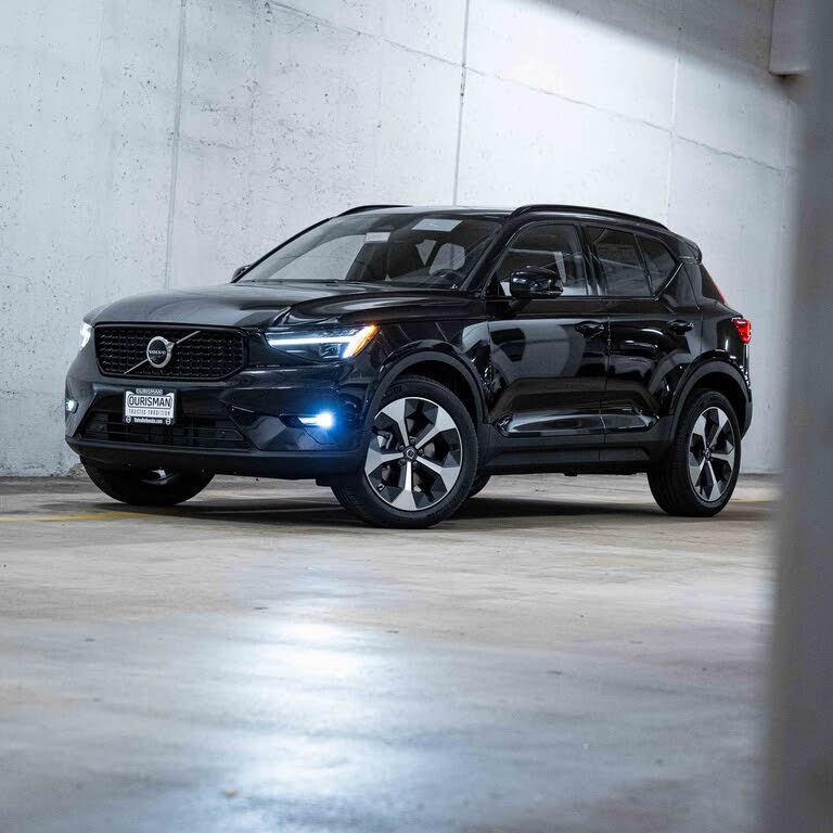 2026 Volvo XC40 B5 Plus AWD