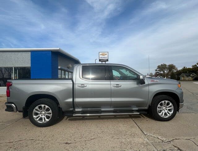 2024 Chevrolet Silverado 1500 LTZ Crew Cab 4WD
