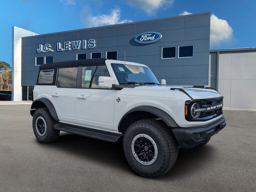2025 Ford Bronco Outer Banks 4-Door 4WD