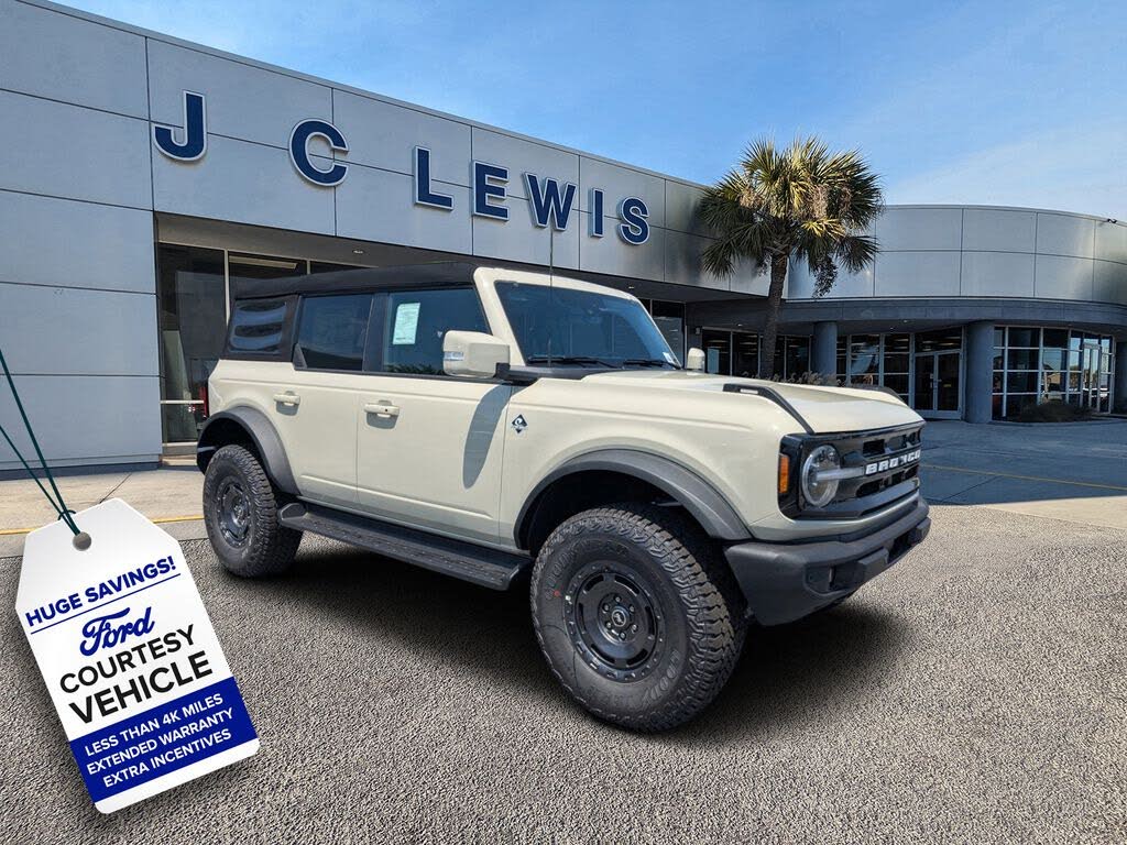 2025 Ford Bronco Outer Banks 4-Door 4WD