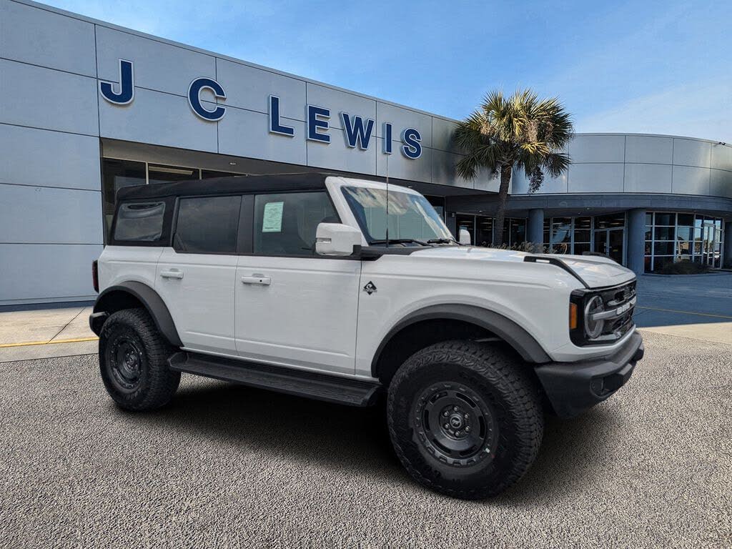 2025 Ford Bronco Outer Banks 4-Door 4WD