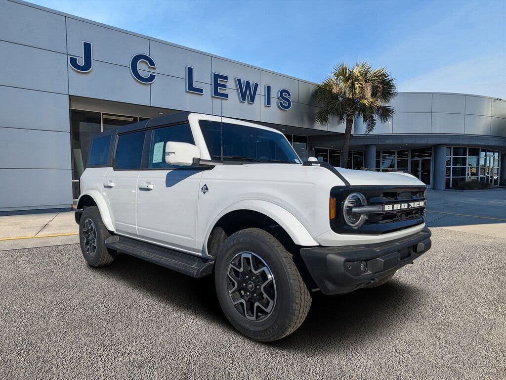 2025 Ford Bronco Outer Banks 4-Door 4WD