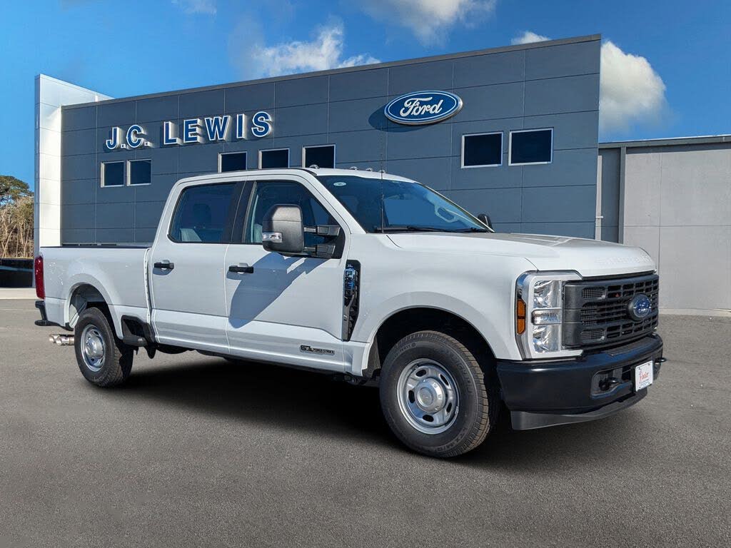 2026 Ford F-250 Super Duty XL Crew Cab RWD