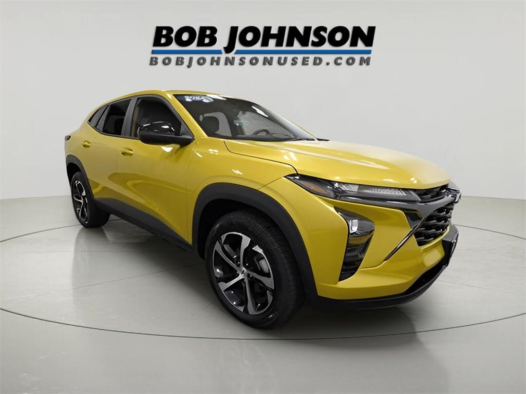 2024 Chevrolet Trax RS with 1RS FWD