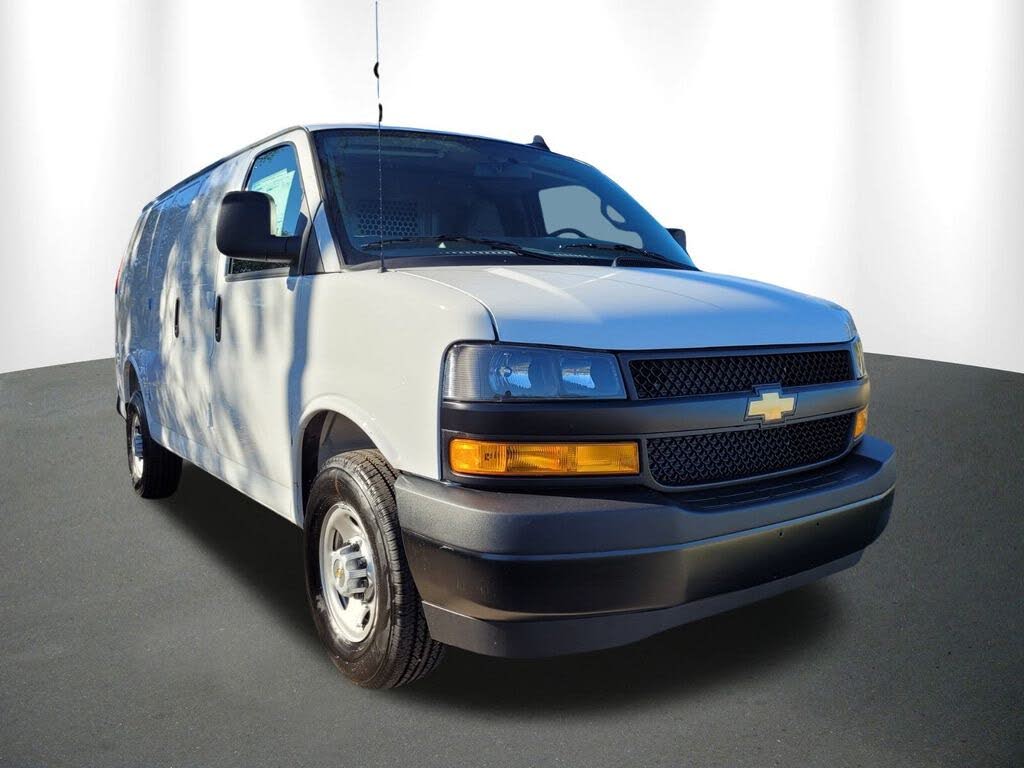 2025 Chevrolet Express Cargo 2500 RWD