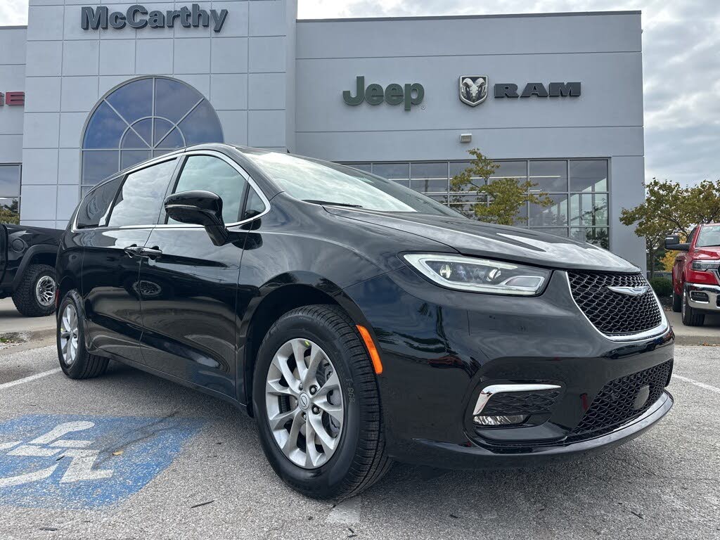 2026 Chrysler Pacifica Select AWD