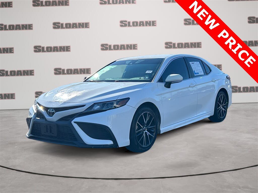 2022 Toyota Camry SE FWD