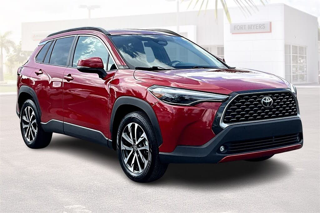 2024 Toyota Corolla Cross XLE FWD