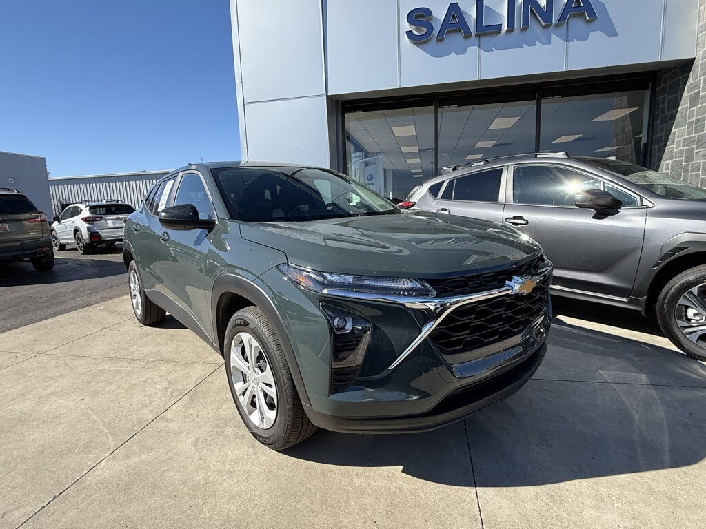 2025 Chevrolet Trax LS FWD