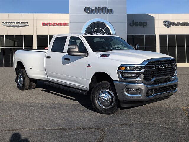 2026 RAM 3500 Tradesman Crew Cab LB DRW 4WD