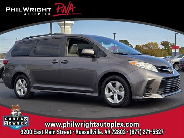 2020 Toyota Sienna LE 7-Passenger FWD with Auto-Access Seat