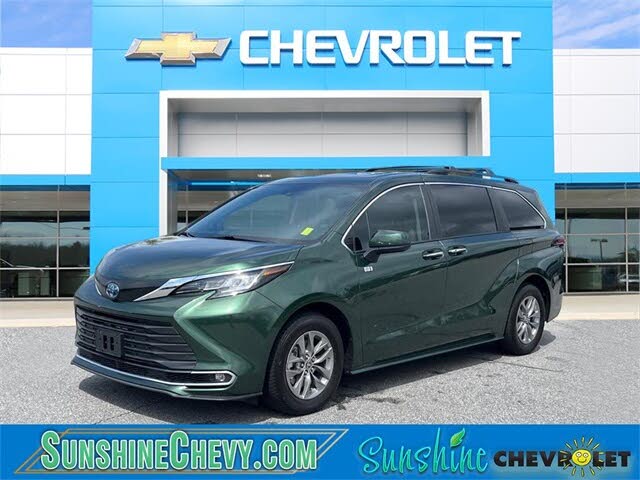 2022 Toyota Sienna XLE 7-Passenger FWD