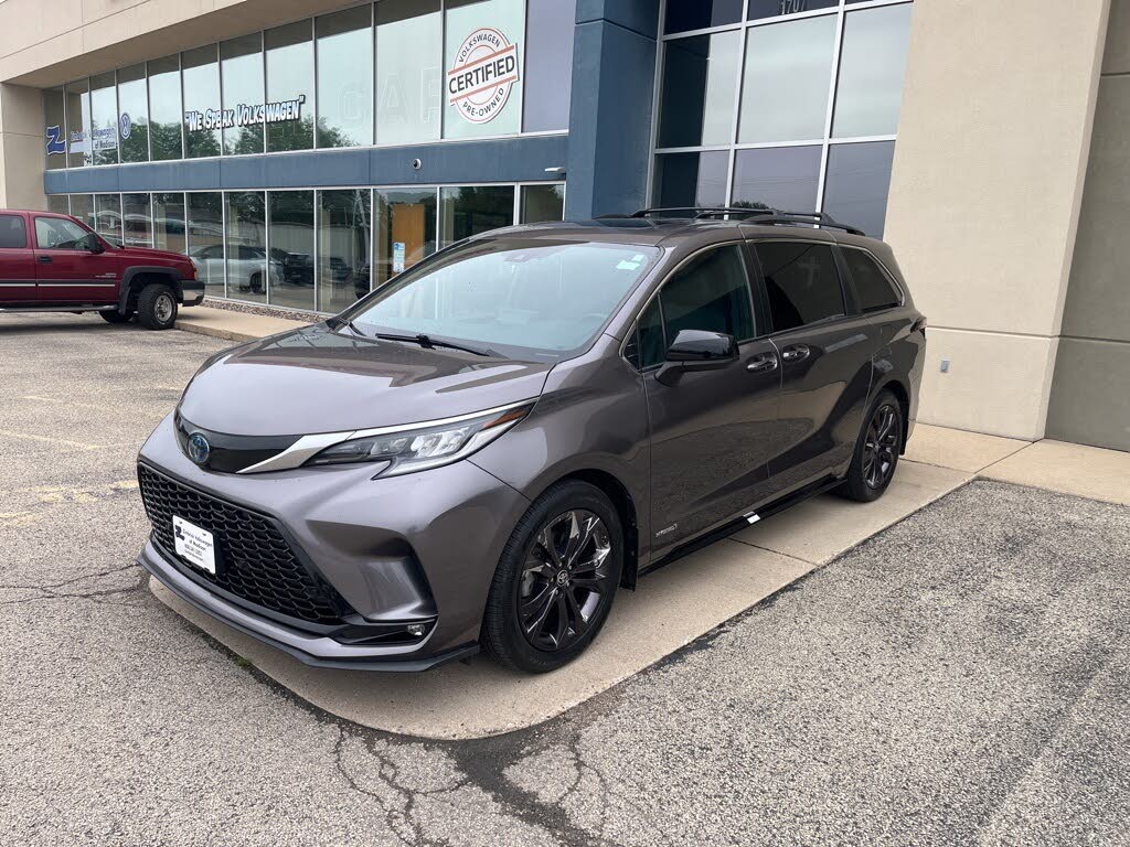 2021 Toyota Sienna XSE 7-Passenger FWD