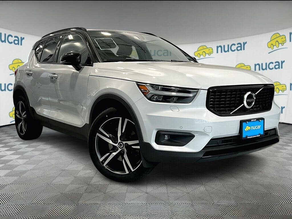 2022 Volvo XC40 T5 R-Design AWD