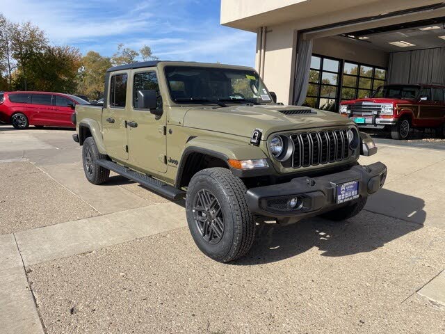 2026 Jeep Gladiator Sport S Crew Cab 4WD