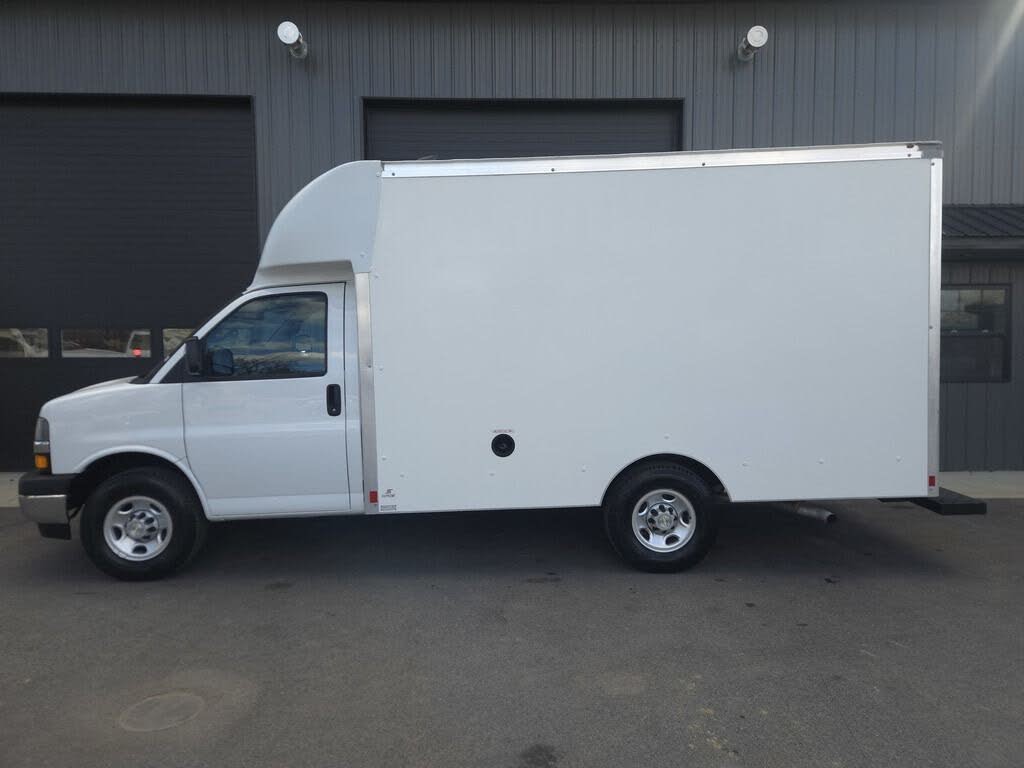 2021 Chevrolet Express Chassis 3500 139 Cutaway RWD