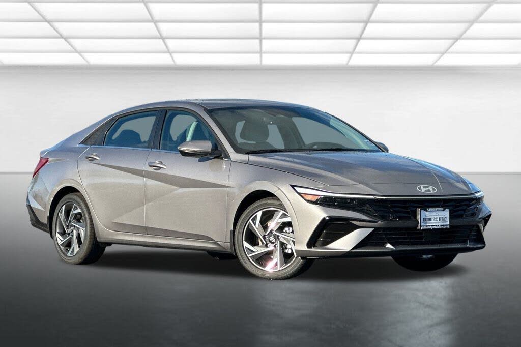 2025 Hyundai Elantra Limited FWD