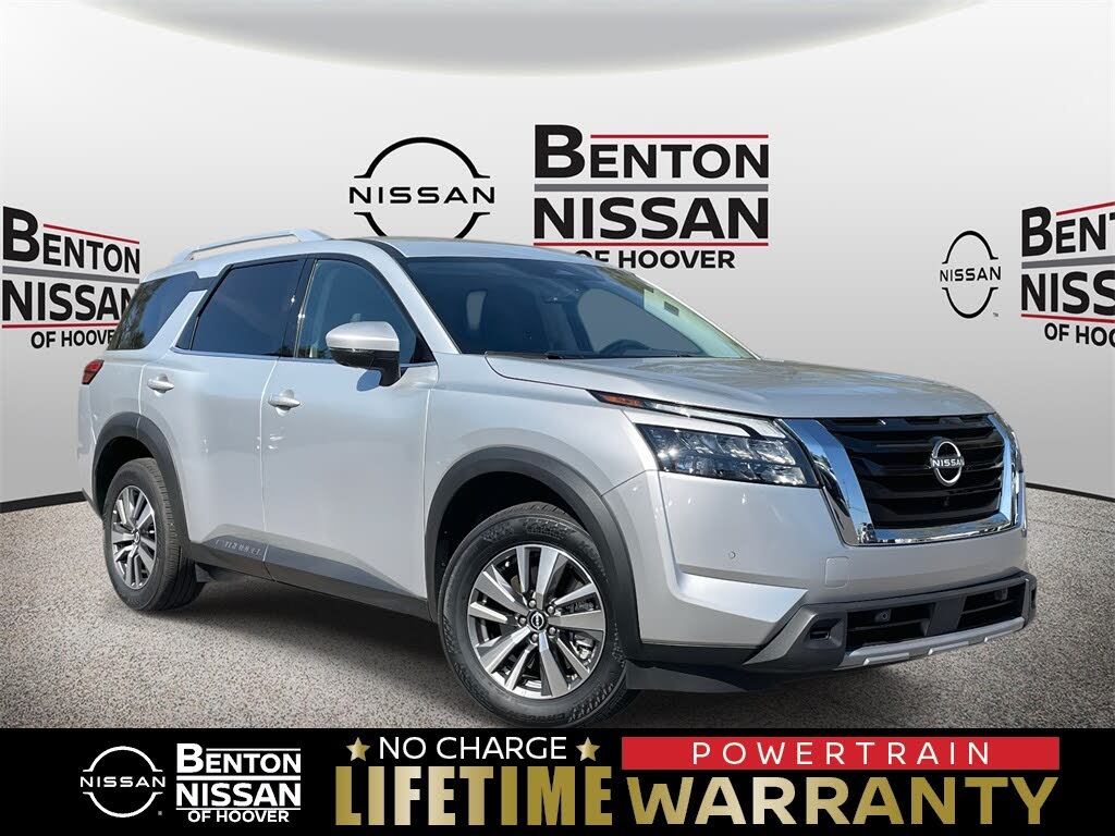 2025 Nissan Pathfinder SL FWD