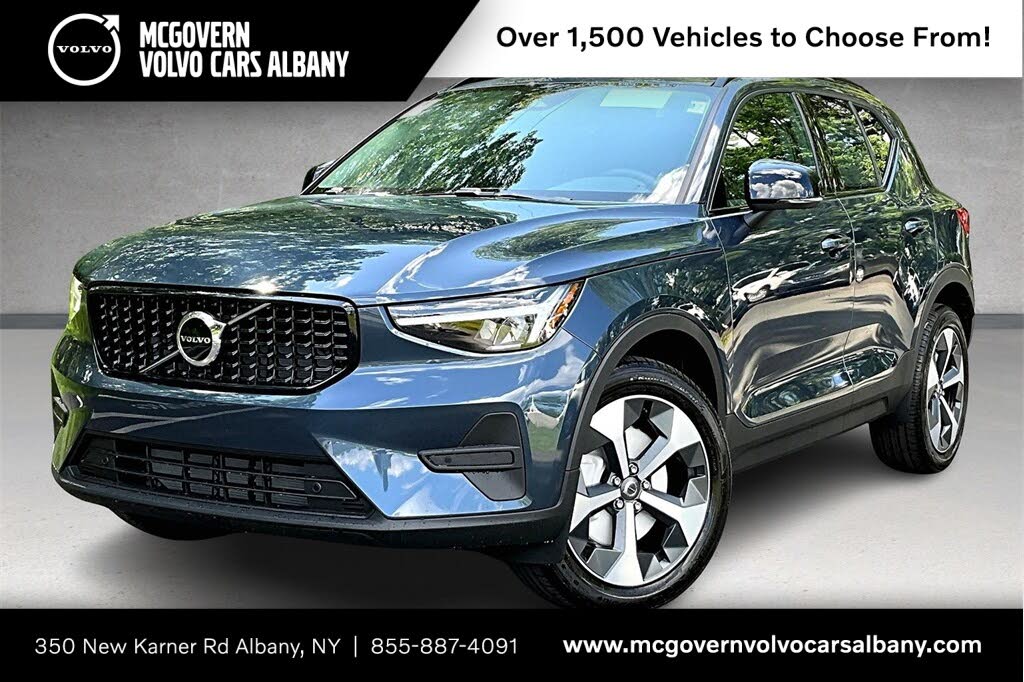 2026 Volvo XC40 B5 Core AWD