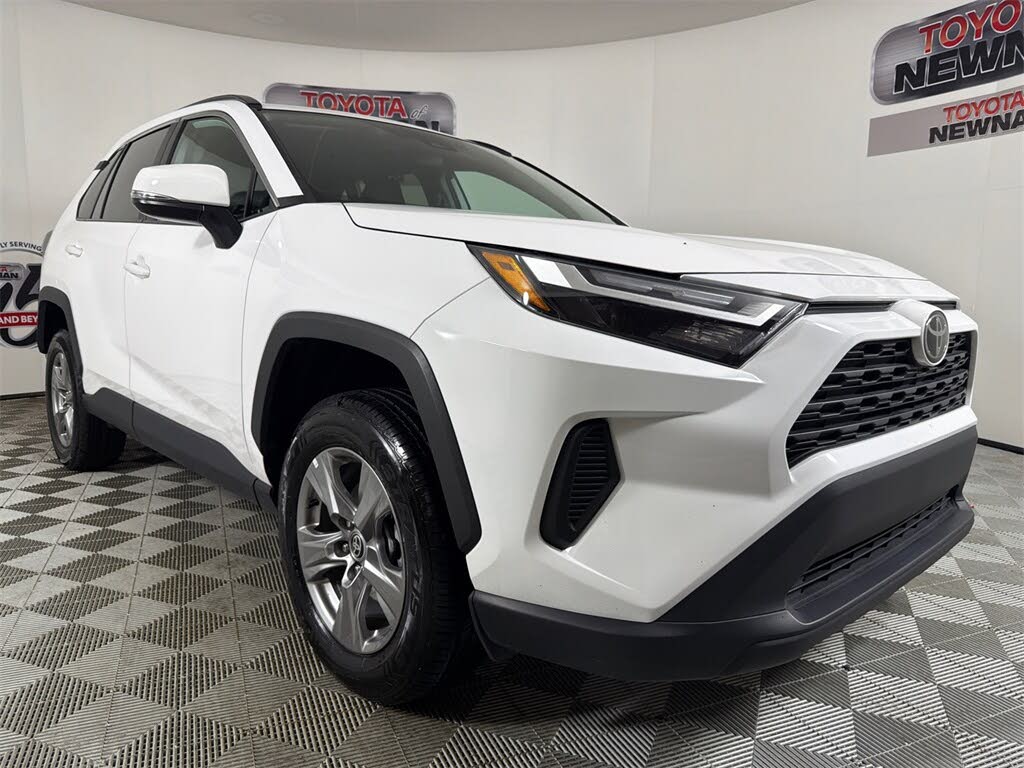 2024 Toyota RAV4 XLE FWD