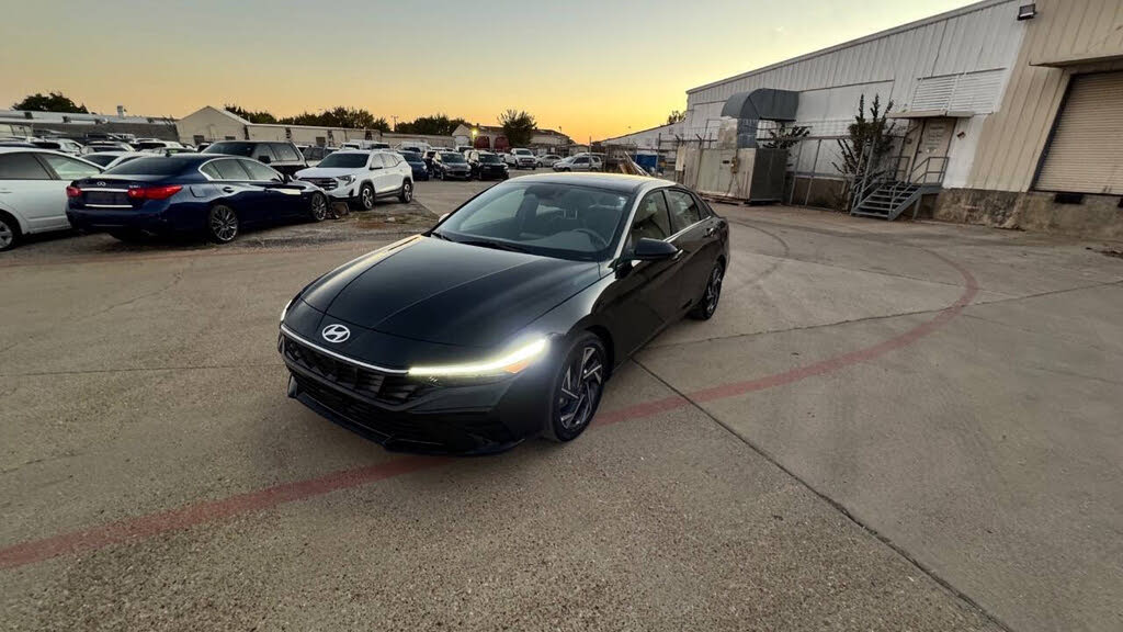 2025 Hyundai Elantra SEL Convenience FWD