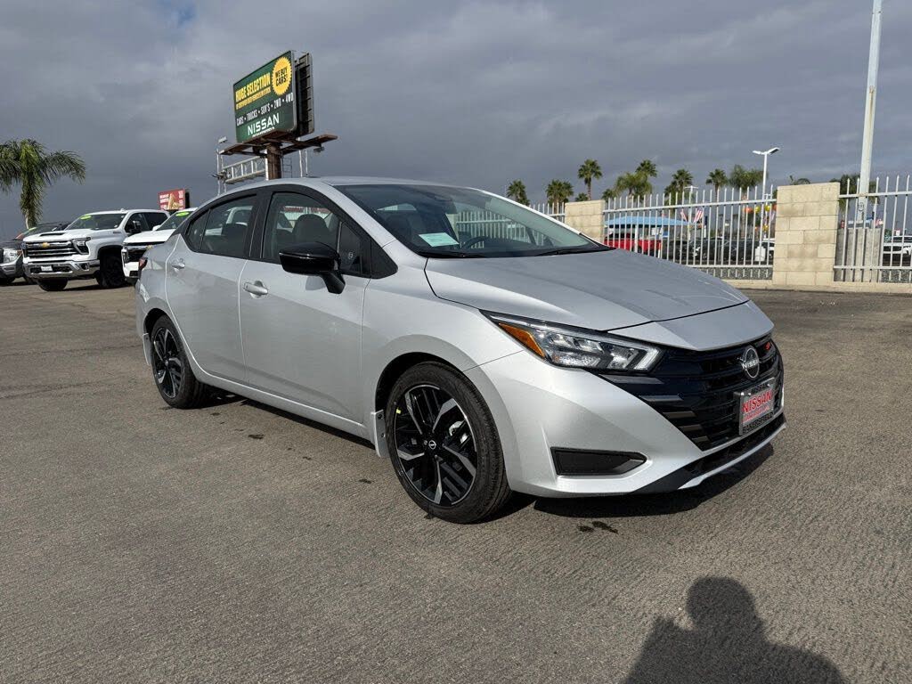 2025 Nissan Versa SR FWD