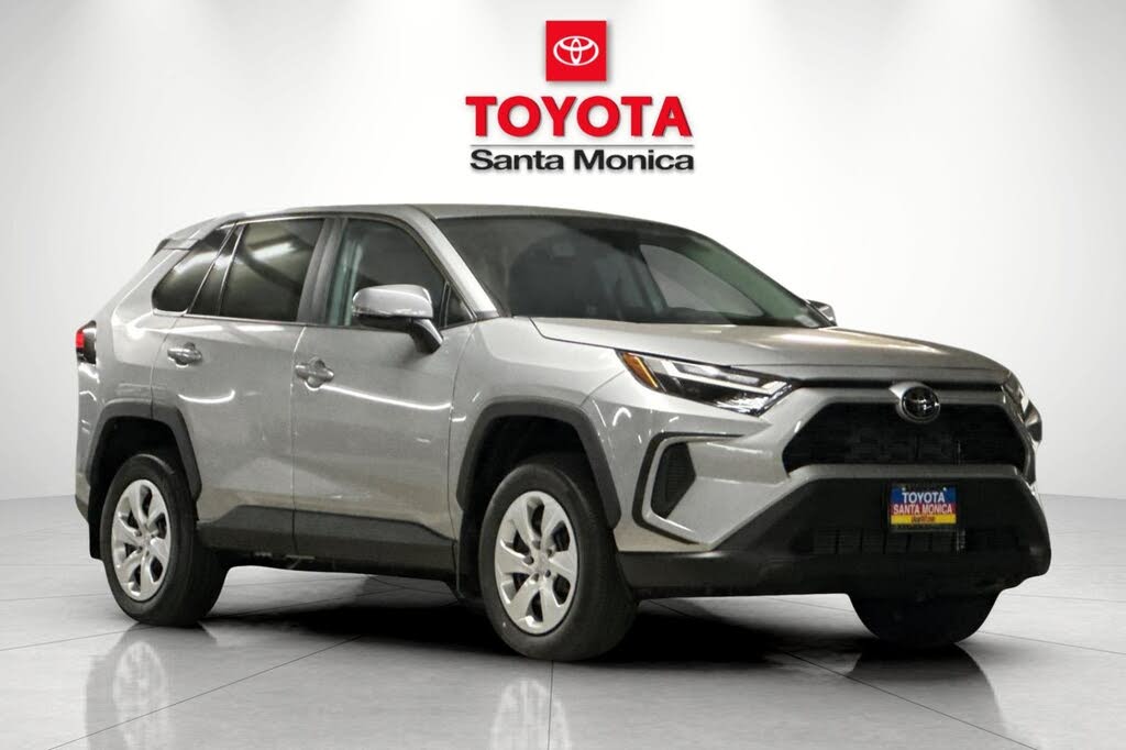 2025 Toyota RAV4 LE FWD
