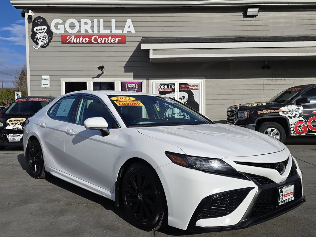 2022 Toyota Camry SE FWD