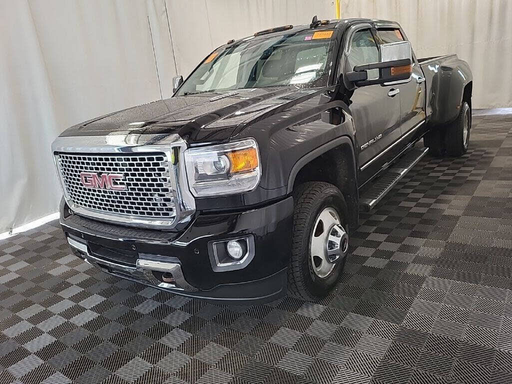 2016 GMC Sierra 3500HD Denali Crew Cab LB DRW 4WD